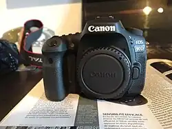 Description de l'image Canon EOS 90D.jpg.