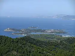 Vue des Embiez depuis Notre-Dame-du-Mai.
