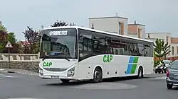 Car Trans'80 de la ligne 47 traversant la ville de Longueau.