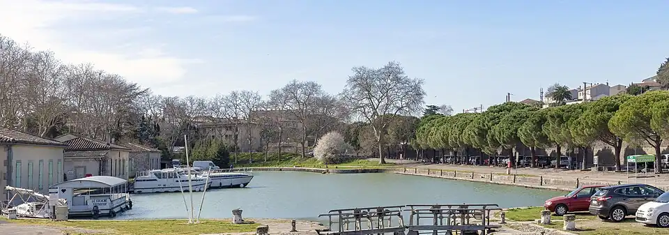 Le port de Carcassonne.