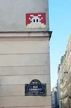 Angle rue Carducci, rue de la Villette.