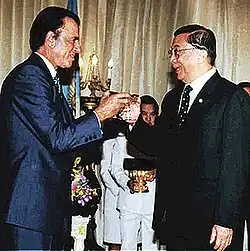 Description de cette image, également commentée ci-après