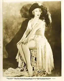 Carole Lombard en « Sennett girl » dans The Girl from Everywhere (1927).