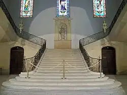 Escalier vu de face.