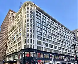 Le Carson, Pirie, Scott and Company Building.