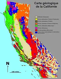 La carte indique toutes les sortes de roches (roches volcaniques, granitiques, etc.) qui composent la Californie.