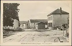 Carte postale : Vue historique de la place de la Mairie entre 1880 et 1945.