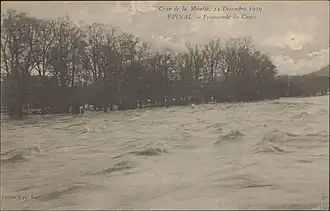 La Promenade du Cours lors de la crue de la Moselle le 24 décembre 1919 (A. Weick).