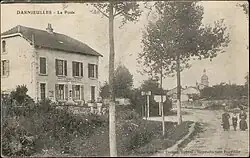 Carte postale représentant la Poste de Darnieulles entre 1880 et 1945.