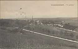 Carte postale représentant une vue générale de Vaxoncourt et du Durbion entre 1880 et 1945.