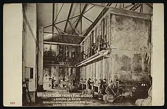 Cuves à vins verrées en ciment armé Demay Frères.