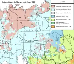 Carte où le centre de l'Europe est à dominante bleue (catholique) puis rouge (protestant) ; l'Est en vert (orthodoxe).