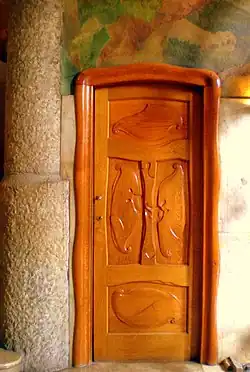 La porte du rez-de-chaussée.