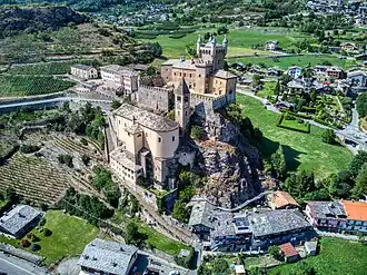 Le château de Saint-Pierre.