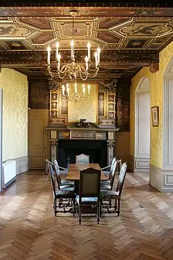 Château de Sully, salle à manger jaune.