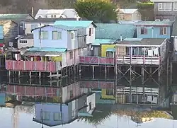 Maisons sur pilotis à Castro (Chiloé, Chili).