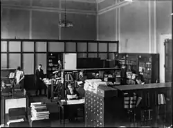 Des catalogueurs dans la Bibliothèque du Congrès en 1920.
