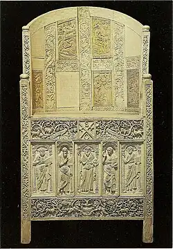 La chaire de Maximien (incomplète), toute en ivoire, VIe siècle.