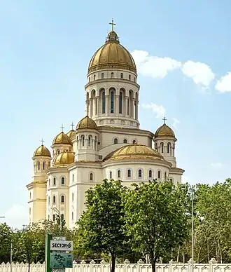 La cathédrale en avril 2025.