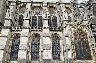 Contreforts de la cathédrale de Chartres.