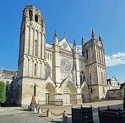 La cathédrale Saint-Pierre de Poitiers.