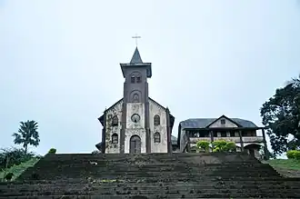 Montée vers l'église Saint Engelbert.