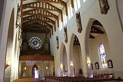 Nef et rosace.