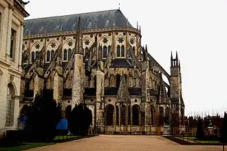 La cathédrale, vue depuis le jardin de l'Archevêché, en 2007.