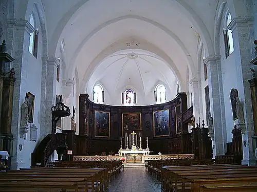 Intérieur de la cathédrale Notre-Dame de Die.