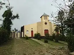 L'église catholique dans le village de Delatte.