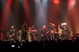 Description de cette image, également commentée ci-après