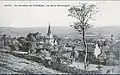 Le bourg de Caurel vu depuis les hauteurs surplombant le bourg (carte postale Émile Hamonic, vers 1920).