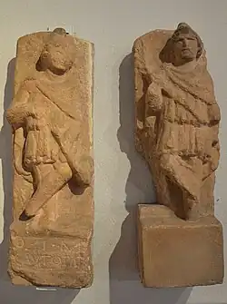 Reliefs fragmentaires de Cautès et Cautopatès, mithréum de Freidberg. Wetterau-Museum.