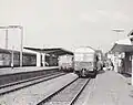 Bahnhof 1975, à droite sur la voie 1 une automotrice de l'OHE.
