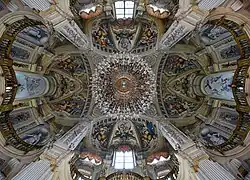 Plafond du grand salon.