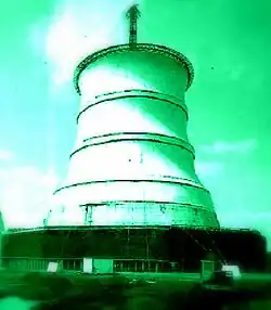 La tour, en membrane textile, de la centrale thermique de Bouchain.