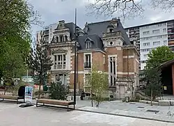 La Galerie, centre d'art contemporain.