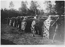 Exercice de lancement de grenade.