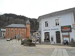 Château de Randens et office du tourisme de Beaufort.