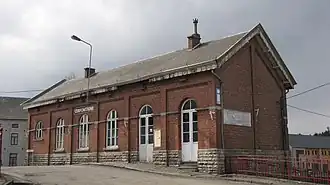 Le bâtiment côté rue.