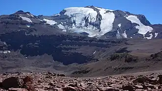 Vue de la face sud-ouest, celle visible depuis Santiago.