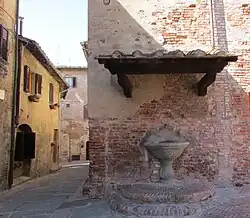 La fontaine de la Piazza SS. Annunzuiata.