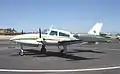 Un Cessna 310, semblable à celui impliqué dans l'accident.}}