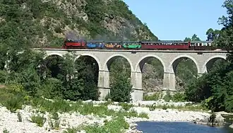 Le train à vapeur des Cévennes près d'Anduze.