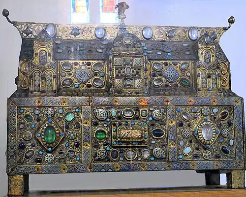 Châsse-reliquaire dite « de saint Étienne de Muret » dans l'église Saint-Antoine.