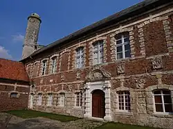 La façade du corps de logis principal