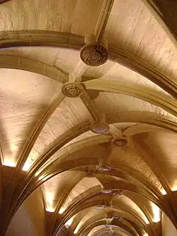 Voûtes d'ogives triangulaires du vestibule.