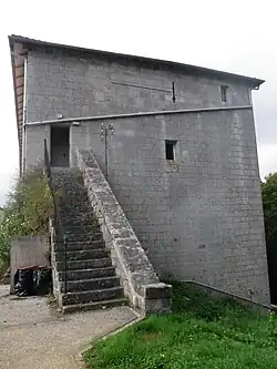 Façade nord-est du château de Couvonges