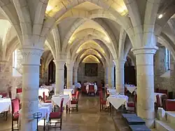 Restaurant « Le Clos Prieur », dans l'ancien cellier du prieuré