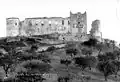 Côté nord du château de Gréoux-les-Bains, photographié par Séraphin-Médéric Mieusement, en septembre 1887.
